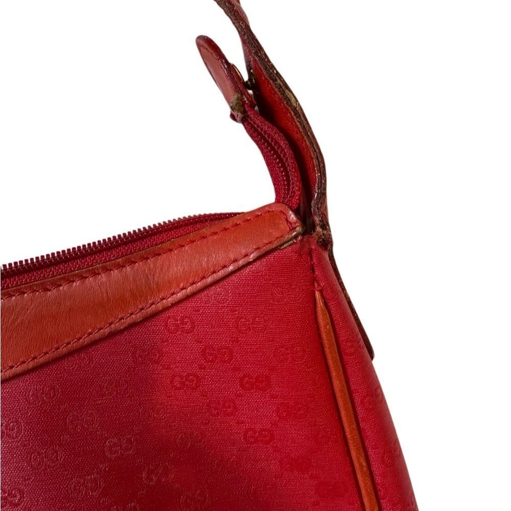 Gucci Red Crescent Shoulder Bag with Gold Logo Plaque - Picture 4 of 12